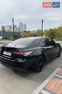Седан Toyota Camry 2017 в 