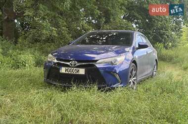 Седан Toyota Camry 2016 в Фастові