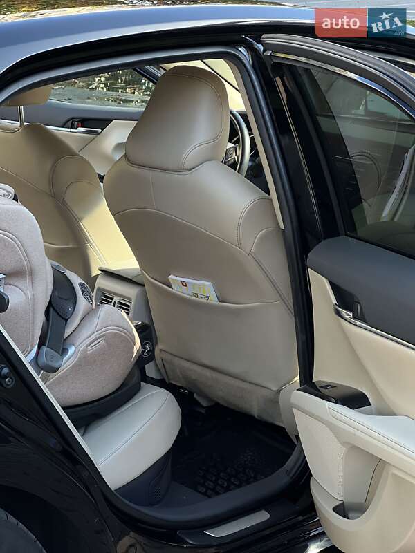 Седан Toyota Camry 2020 в Одессе