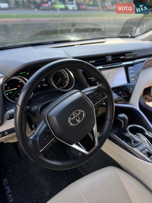 Седан Toyota Camry 2020 в Одессе