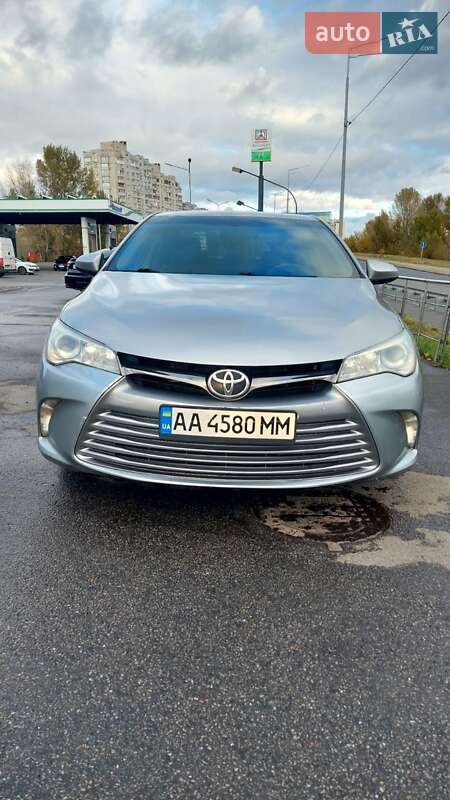 Седан Toyota Camry 2015 в Києві
