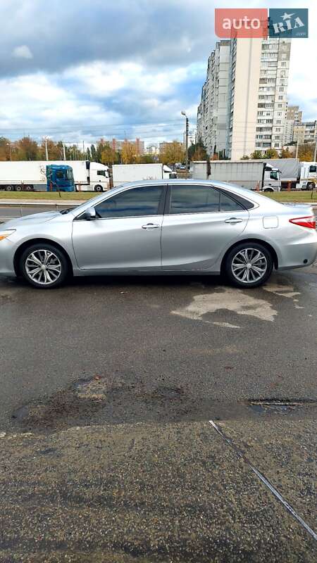 Седан Toyota Camry 2015 в Києві