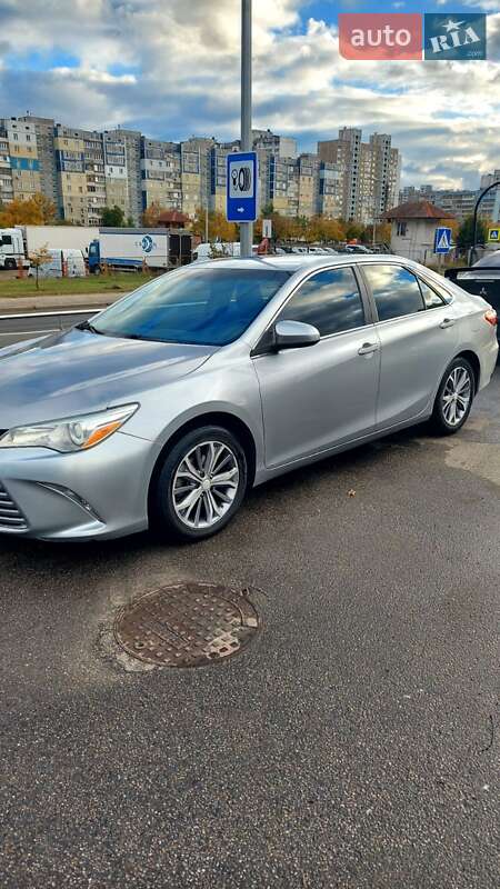 Седан Toyota Camry 2015 в Києві
