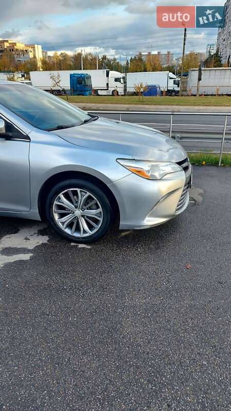 Седан Toyota Camry 2015 в Києві