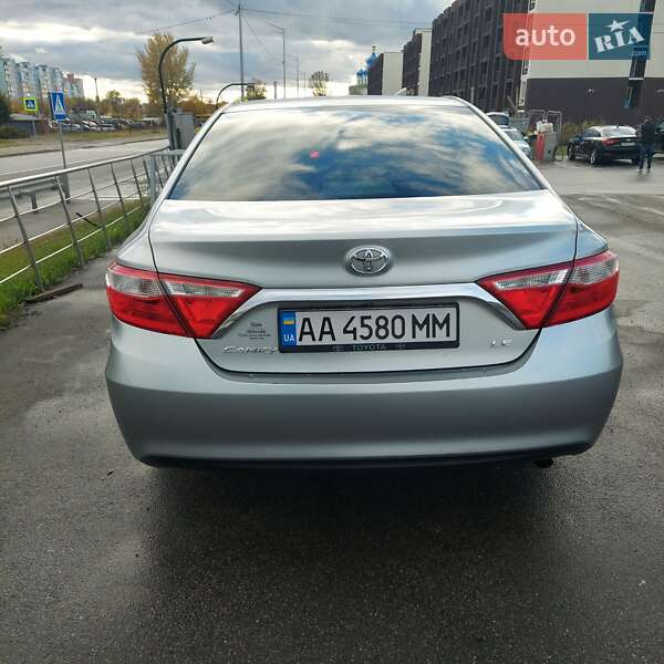 Седан Toyota Camry 2015 в Києві