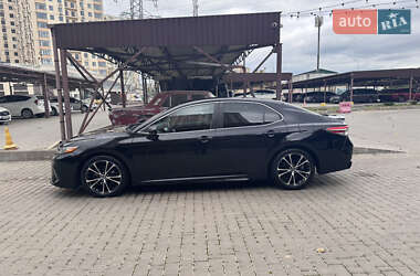 Седан Toyota Camry 2018 в 