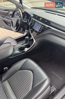 Седан Toyota Camry 2018 в 
