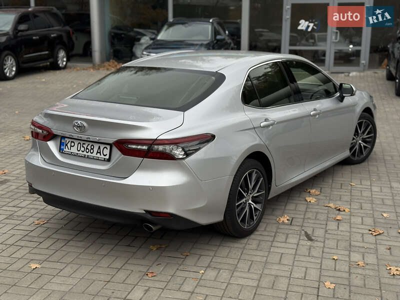 Седан Toyota Camry 2021 в Днепре