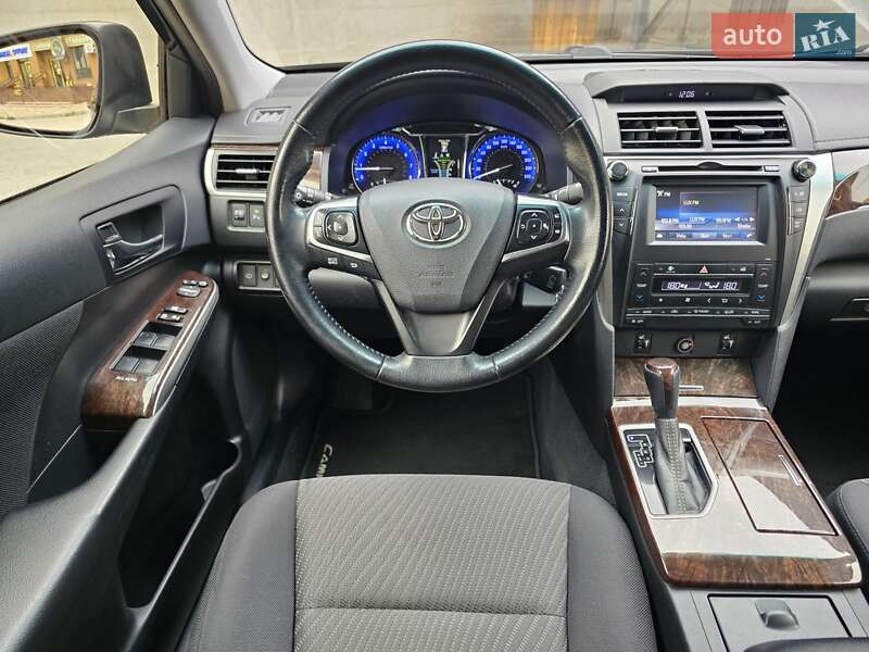 Седан Toyota Camry 2017 в Киеве фото 27 Седан Toyota Camry 2017 в Киеве