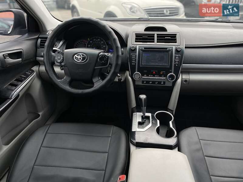 Седан Toyota Camry 2014 в Киеве фото 8 Седан Toyota Camry 2014 в Киеве