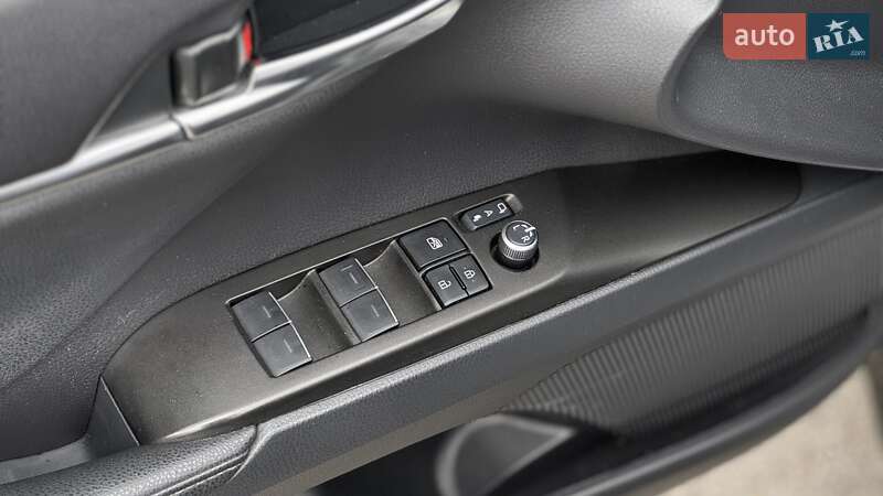 Седан Toyota Camry 2022 в Киеве фото 11 Седан Toyota Camry 2022 в Киеве