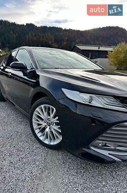 Седан Toyota Camry 2018 в  фото 3 Седан Toyota Camry 2018 в