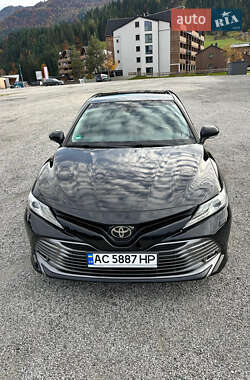 Седан Toyota Camry 2018 в  фото 27 Седан Toyota Camry 2018 в