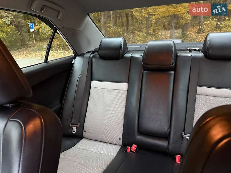 Седан Toyota Camry 2014 в Тернополі фото 25 Седан Toyota Camry 2014 в Тернополі