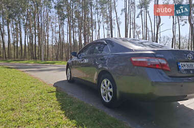 Седан Toyota Camry 2010 в 
