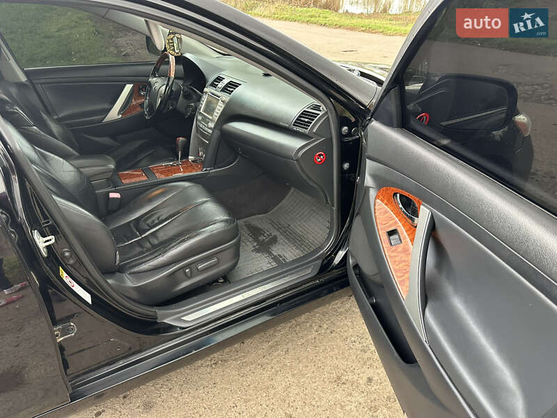 Седан Toyota Camry 2007 в Умані