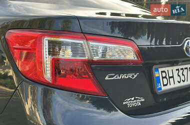 Седан Toyota Camry 2013 в 