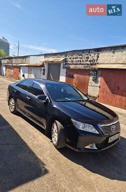 Седан Toyota Camry 2012 в Києві