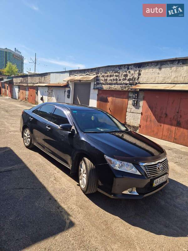 Седан Toyota Camry 2012 в Києві фото Седан Toyota Camry 2012 в Києві