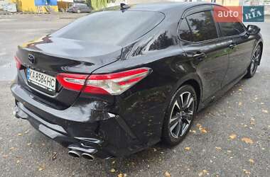 Седан Toyota Camry 2020 в Києві