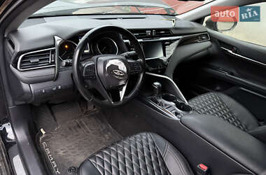 Седан Toyota Camry 2019 в 
