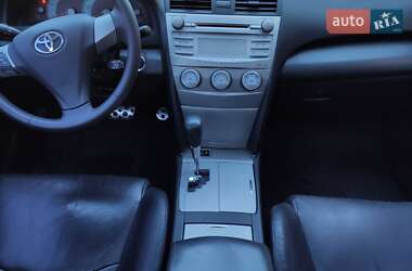 Седан Toyota Camry 2010 в 