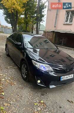 Седан Toyota Camry 2011 в Днепре