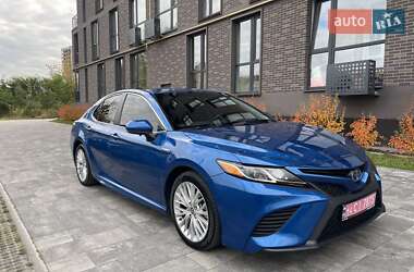 Седан Toyota Camry 2018 в Львове