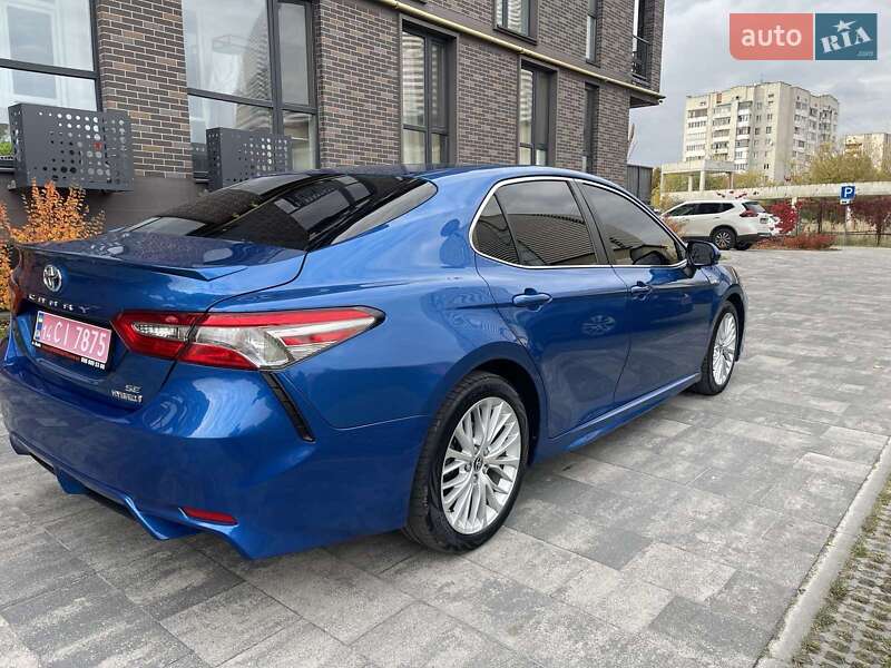 Седан Toyota Camry 2018 в Львове