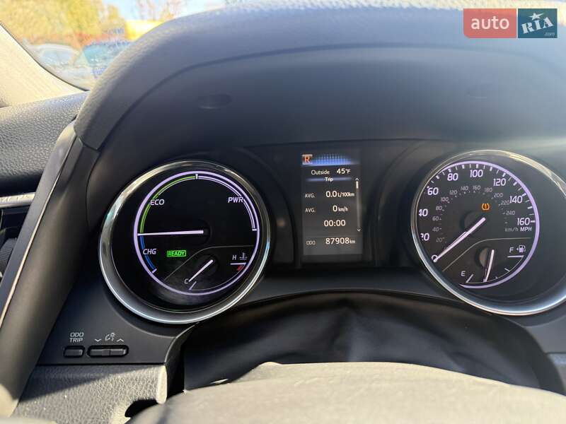 Седан Toyota Camry 2018 в Львове