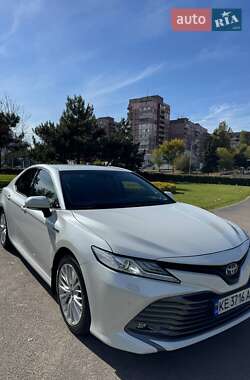 Седан Toyota Camry 2019 в Днепре