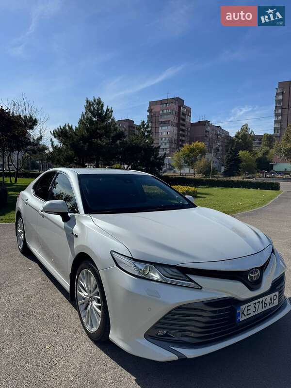Седан Toyota Camry 2019 в Днепре фото Седан Toyota Camry 2019 в Днепре