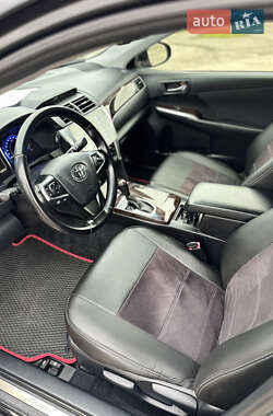 Седан Toyota Camry 2016 в 