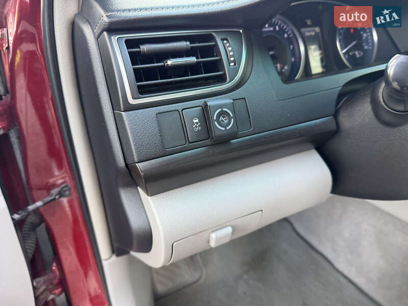 Седан Toyota Camry 2017 в Стрию