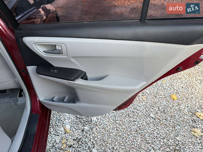 Седан Toyota Camry 2017 в Стрию