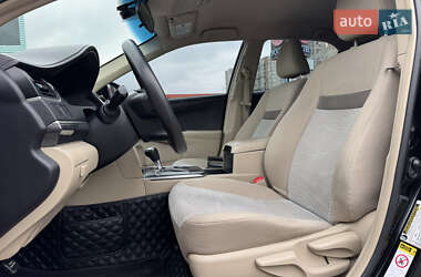 Седан Toyota Camry 2013 в 