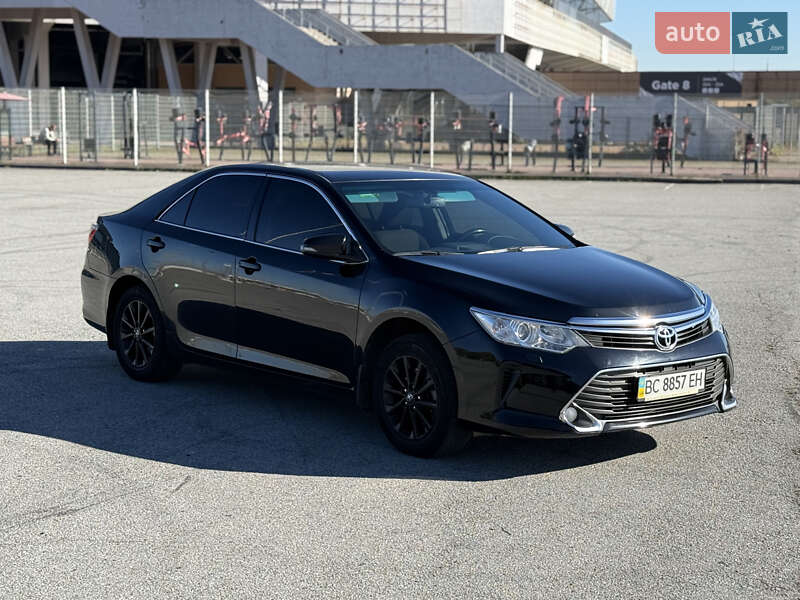 Седан Toyota Camry 2015 в Львове фото Седан Toyota Camry 2015 в Львове