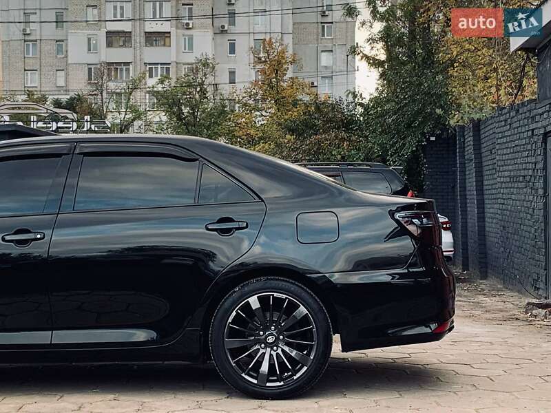 Седан Toyota Camry 2014 в Николаеве