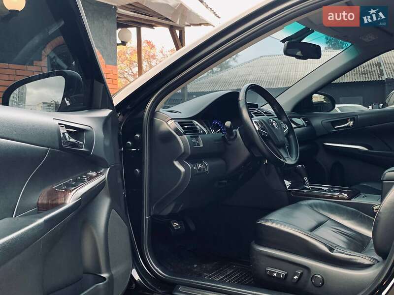 Седан Toyota Camry 2014 в Николаеве