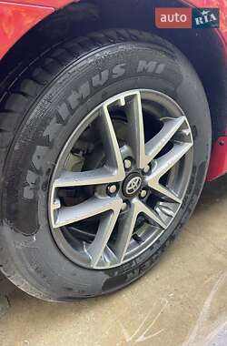 Седан Toyota Camry 2012 в 