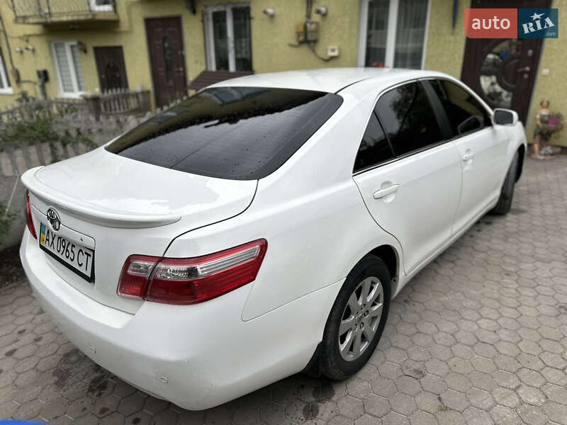 Седан Toyota Camry 2008 в Кременце