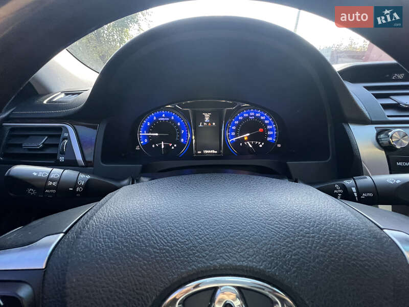 Седан Toyota Camry 2014 в Врадиевке