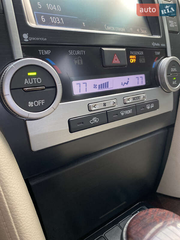 Седан Toyota Camry 2014 в Киеве