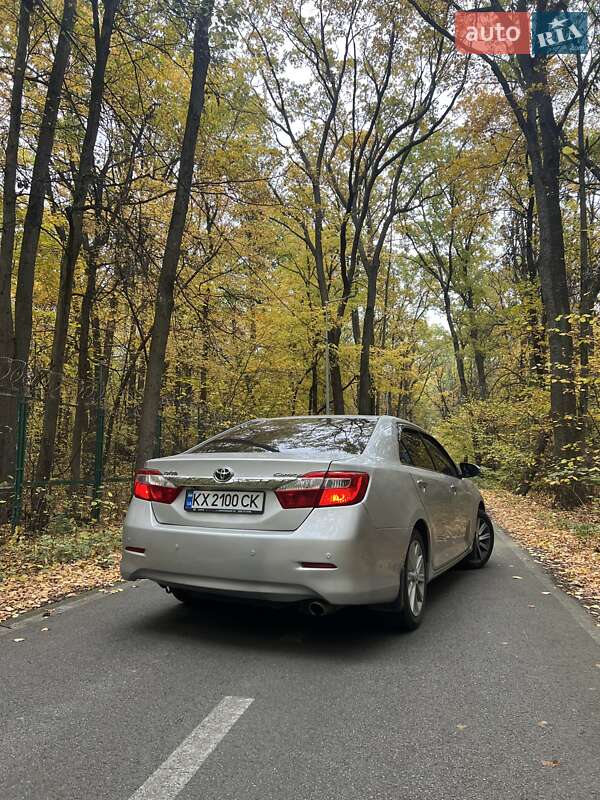 Седан Toyota Camry 2011 в Харкові