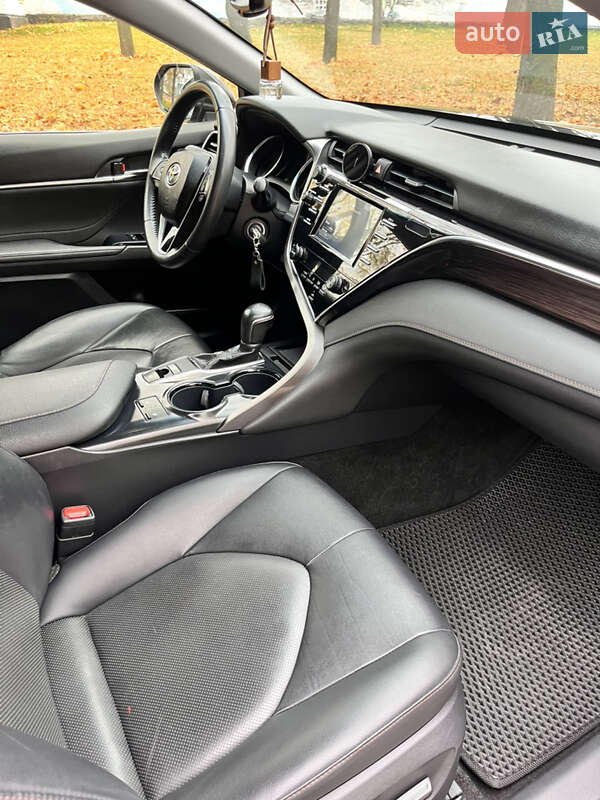 Седан Toyota Camry 2018 в Киеве фото 29 Седан Toyota Camry 2018 в Киеве
