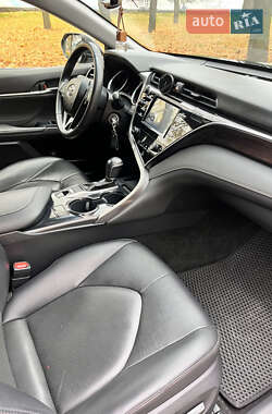Седан Toyota Camry 2018 в 