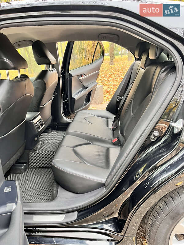 Седан Toyota Camry 2018 в Киеве фото 32 Седан Toyota Camry 2018 в Киеве