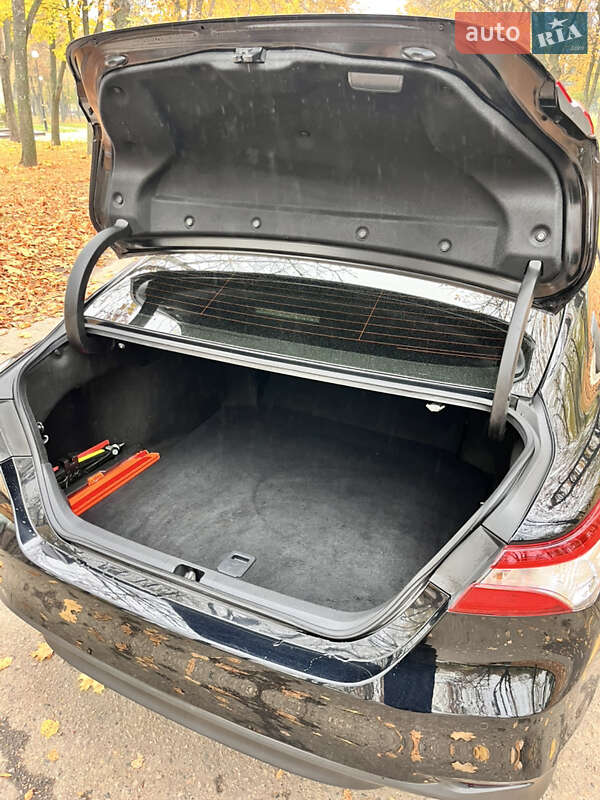 Седан Toyota Camry 2018 в Киеве фото 36 Седан Toyota Camry 2018 в Киеве