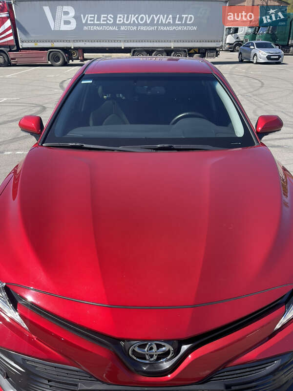 Седан Toyota Camry 2018 в Львові