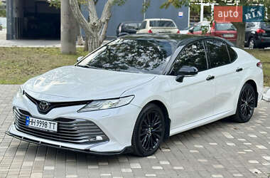 Седан Toyota Camry 2018 в  фото 3 Седан Toyota Camry 2018 в